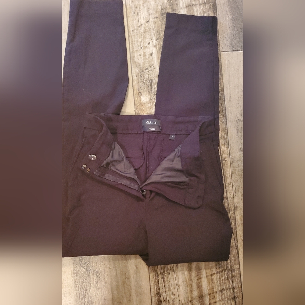 Reitmans Black "Iconic"  Pants with Smooth Fabric